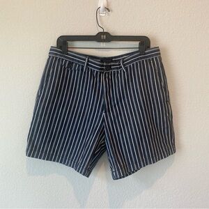 Banana Republic Men’s Navy With White Stripe Shorts Size 34